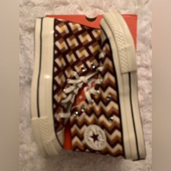 Classic High Top Converse Unisex - Picture 6 of 6